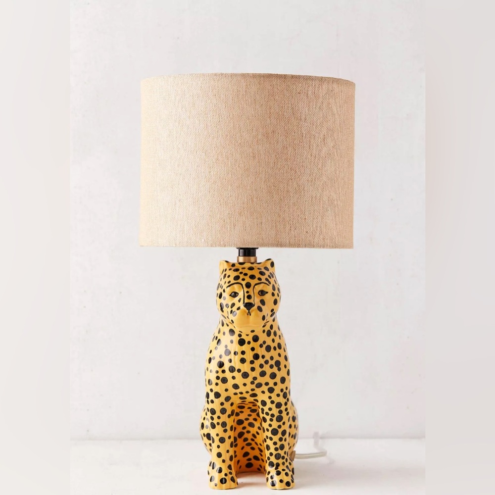 Cheetah accent table lamp
